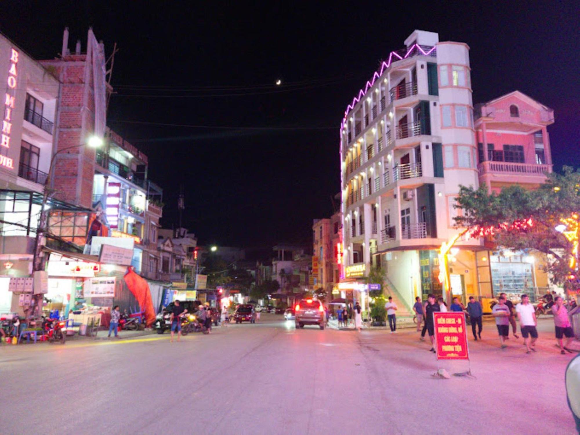 Thai Thinh Hotel Dong Van  Zewnętrze zdjęcie